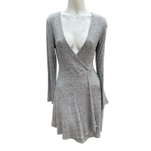 Buckle Gray Wrap Dress size medium deep vneck long sleeve lightweight